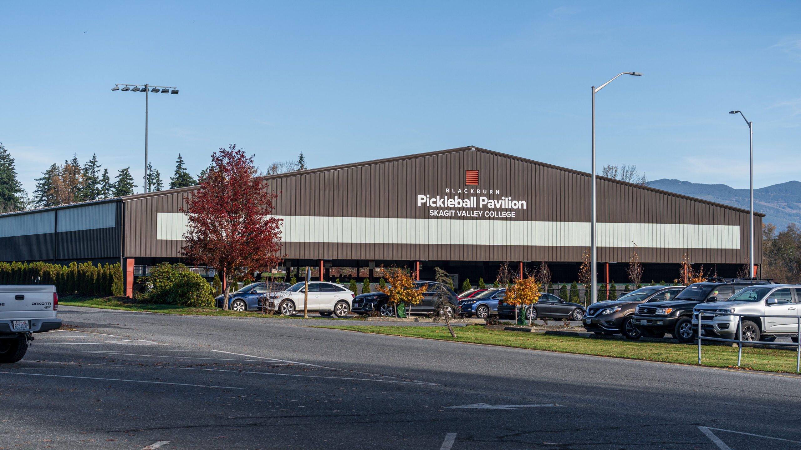 img_pickleball-pavillion_4449_45x2531_facade-signage-golden-morn